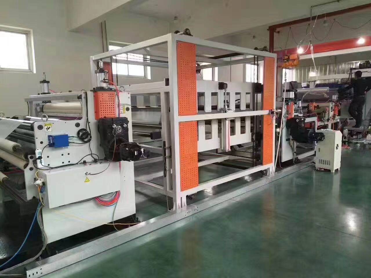 नवीनतम कंपनी ब्लॉग के बारे में मल्टीलेयर को-एक्सट्रूज़न सॉल्यूशंसः आपके पीसी/पीएमएमए शीट एक्सट्रूज़न लाइन में कार्यक्षमता जोड़ना