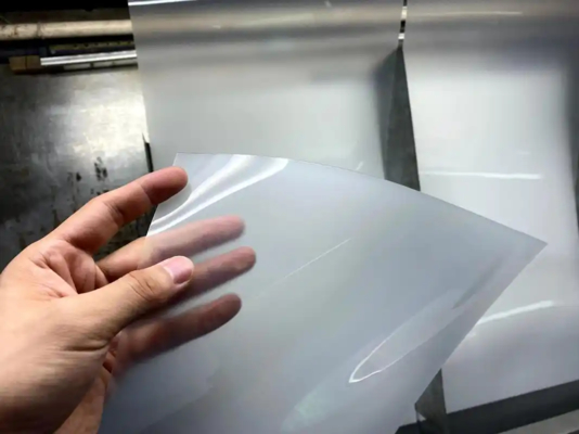 खरीदें 80% पुनर्नवीनीकरण सामग्री ABA 3 लेयर्स को-एक्सट्रूज़न और 800-1500mm चौड़ाई के साथ पीपी ब्लिस्टर शीट एक्सट्रूज़न लाइन online manufacture