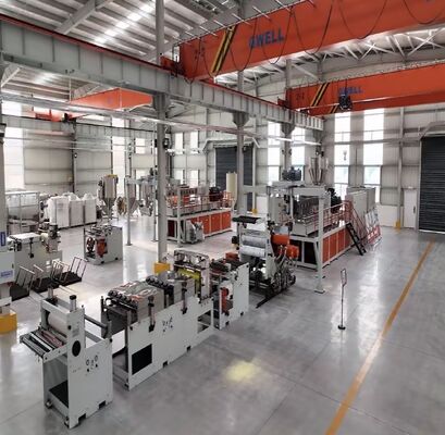 खरीदें High Capacity Energy Saving Twin Screw Extruder with Degassing System for PET Plastic Sheet Production Line online manufacture