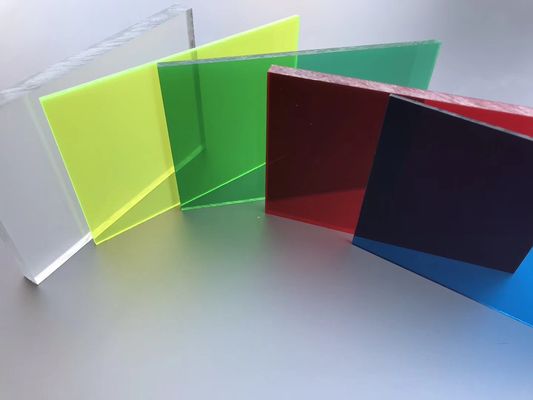 पीसी/पीएमएमए ठोस बोर्ड एक्सट्रूज़न लाइन 2 - 8 मिमी मोटाई,1-3 परतें अनुकूलित क्षमता